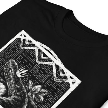 The Crowned Snake / T-Shirt